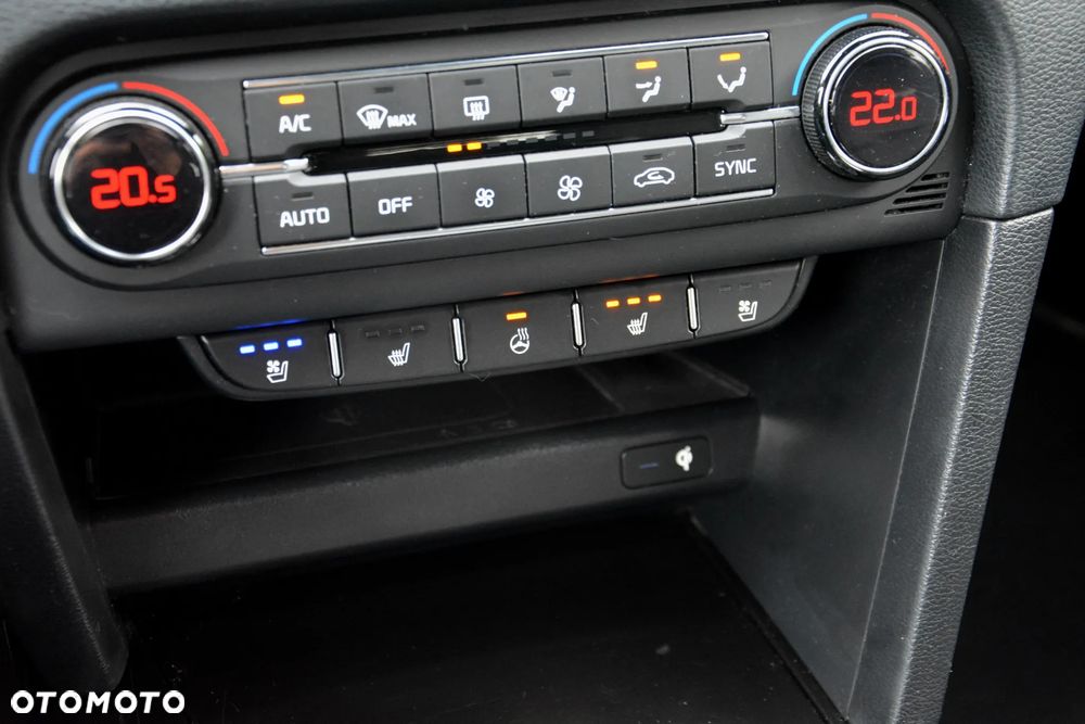 Kia ProCeed 1.4 T-GDI DCT7 OPF GT LINE - 4