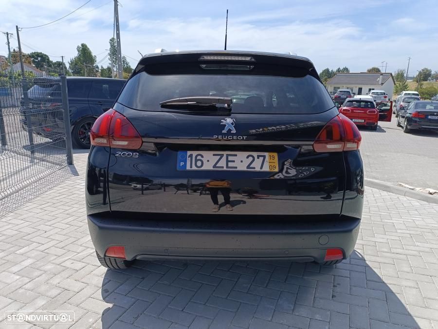 Peugeot 2008 1.5 BlueHDi Signature - 3