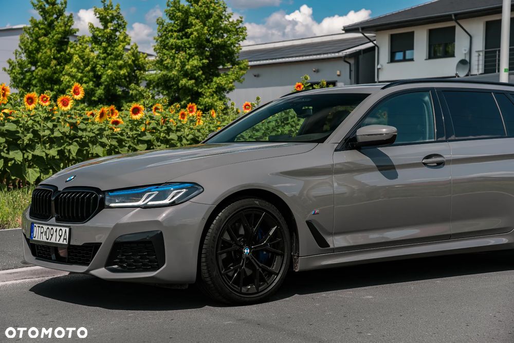 BMW Seria 5 520d xDrive Touring M Sport Edition - 6