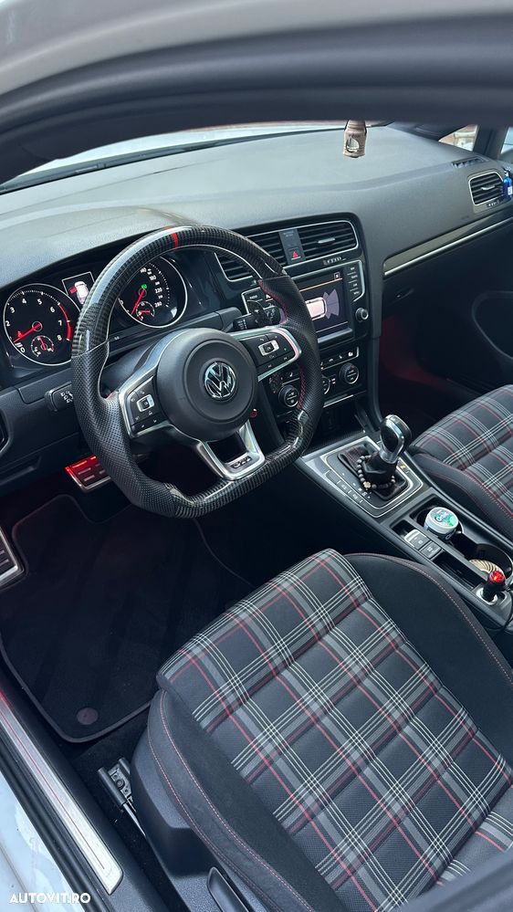 Volkswagen Golf 2.0 TSI BMT DSG GTI Performance - 4