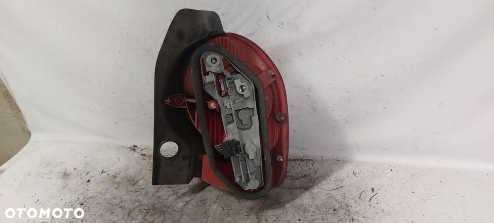 .  TYL TYLNA LAMPA LEWA RENAULT MODUS - 3