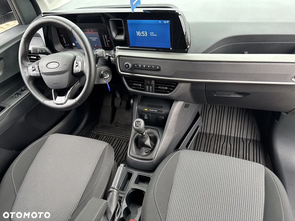 Ford Transit Courier - 14
