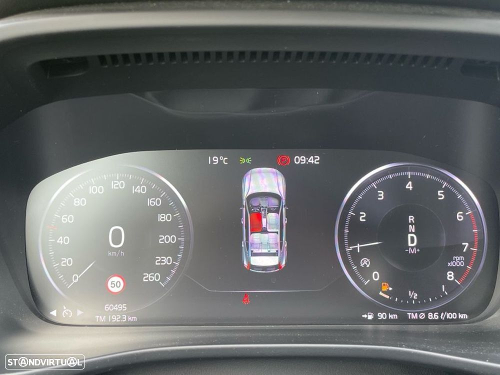 Volvo XC 40 2.0 D3 Momentum Plus Geartronic - 3