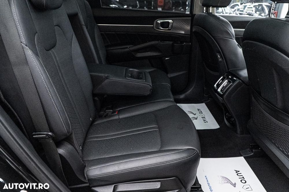 Kia Sorento 1.6 T-GDI PHEV 6AT 4x4 7P Premium+ - 24