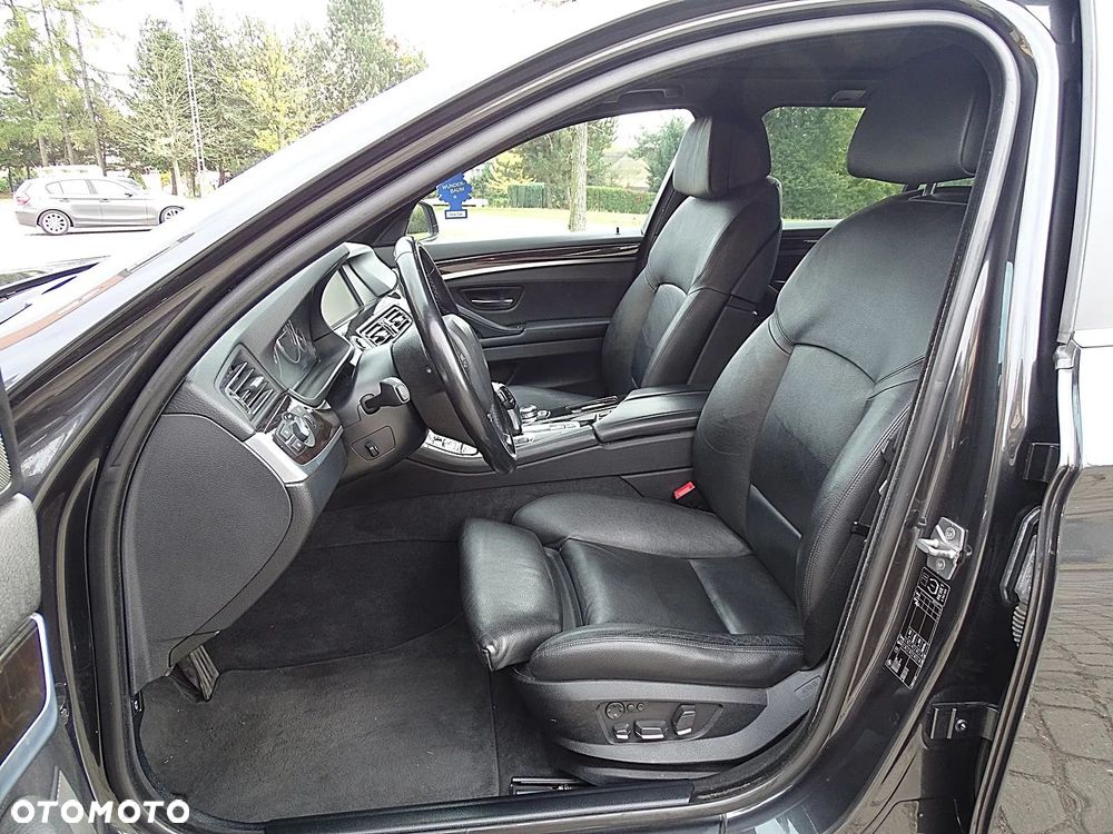 BMW Seria 5 520d Luxury Line - 37