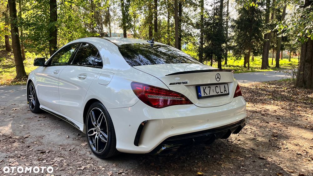 Mercedes-Benz CLA 220 4-Matic AMG Line - 3
