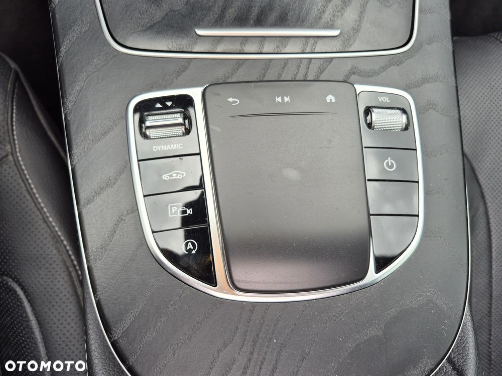Mercedes-Benz CLS 300 d 4-Matic AMG - 25
