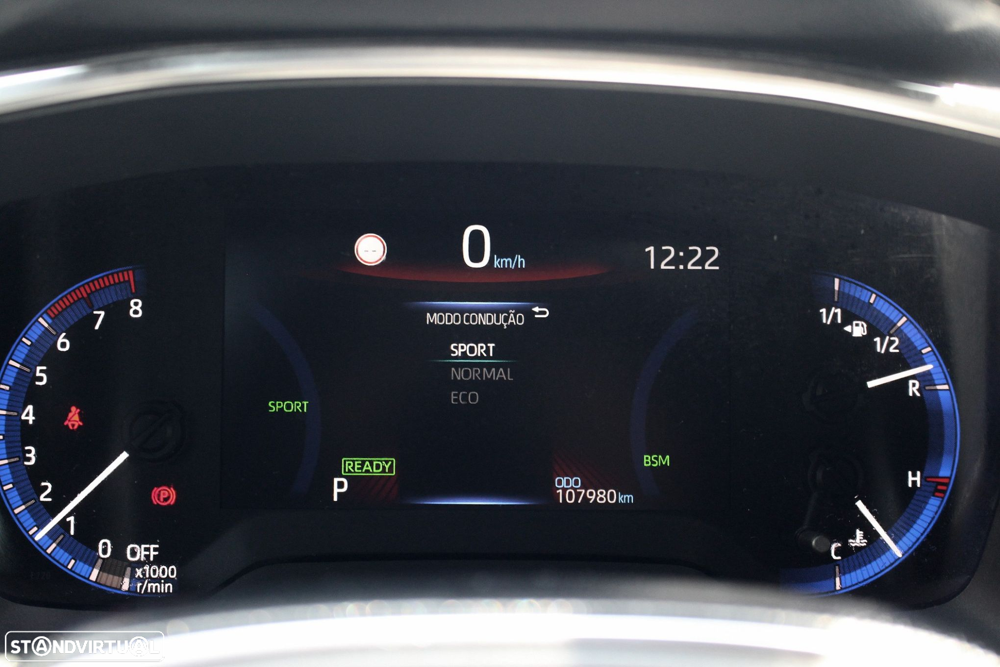 Toyota Corolla 2.0 Hybrid Exclusive - 28