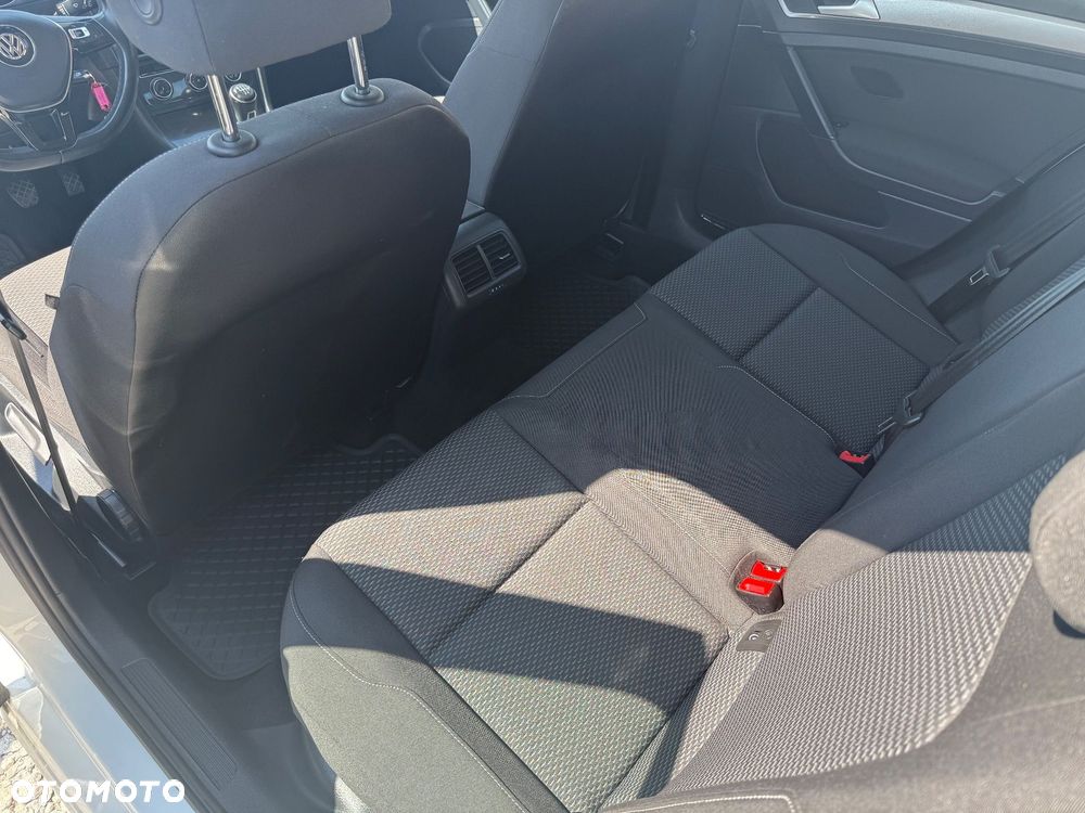 Volkswagen Golf VII 1.0 TSI BMT Trendline - 22