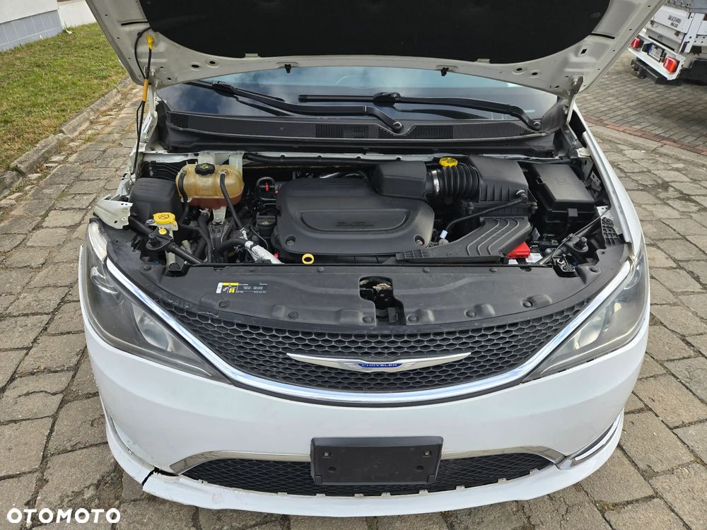 Chrysler Pacifica - 7