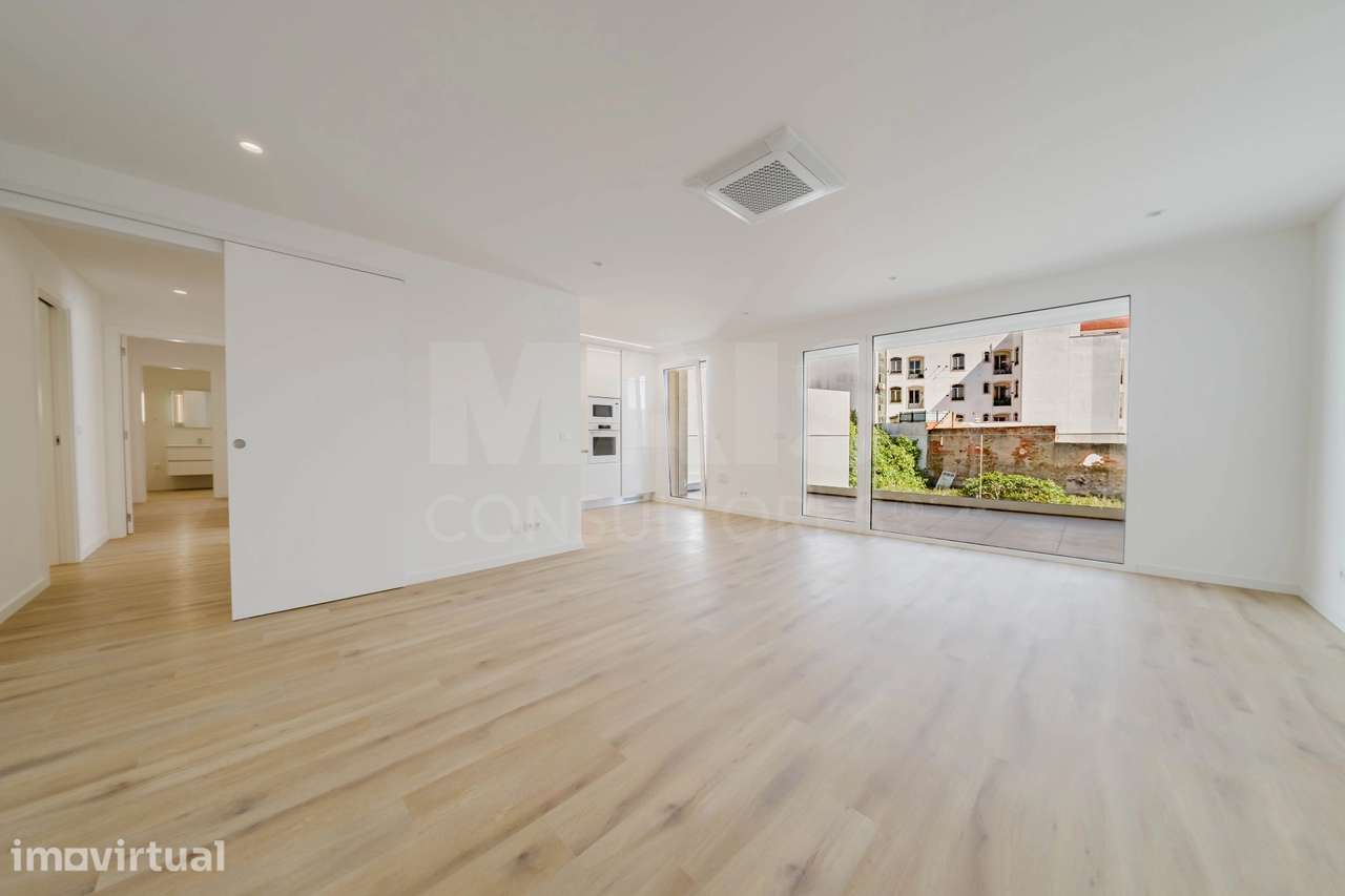 Apartamento T2 com 2 lugares de garagem - Grande imagem: 3/23