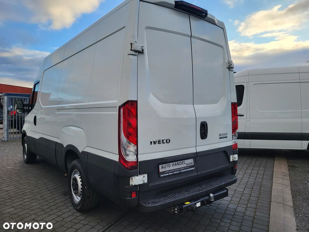 Iveco DAILY 35 S 16 HIMATIC AUTOMAT-L2 H2-HAK 3500 KG-KLIMA-ŁADNY - 4