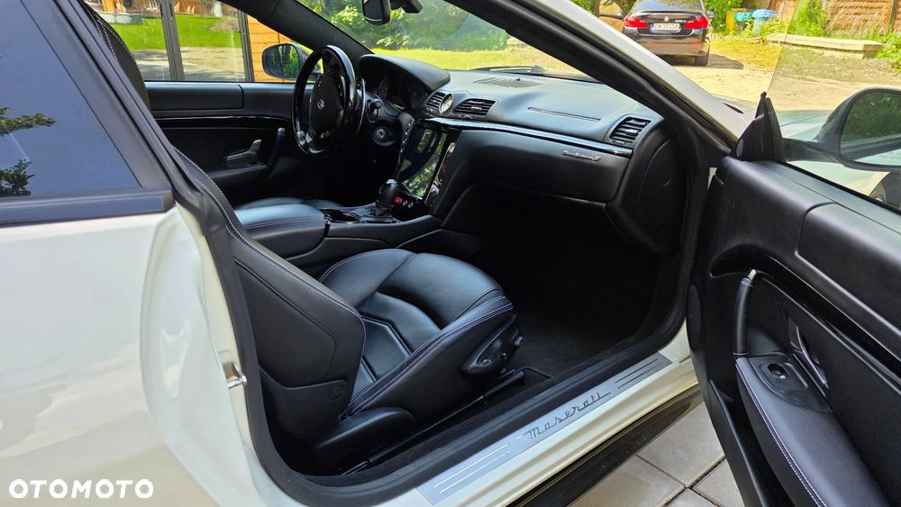 Maserati GranTurismo S Automat - 7