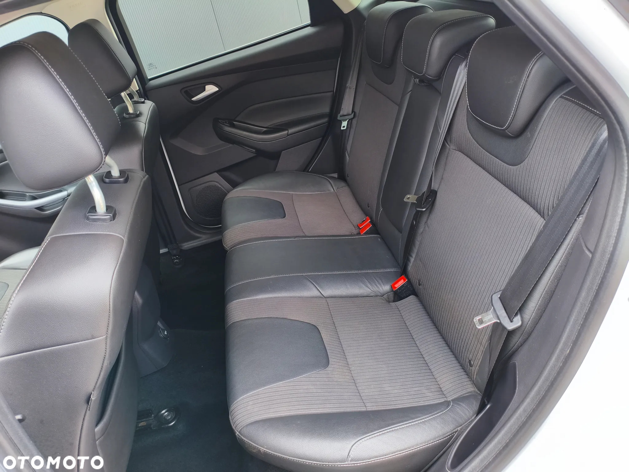 Ford Focus 1.0 EcoBoost Hybrid TITANIUM X - 12