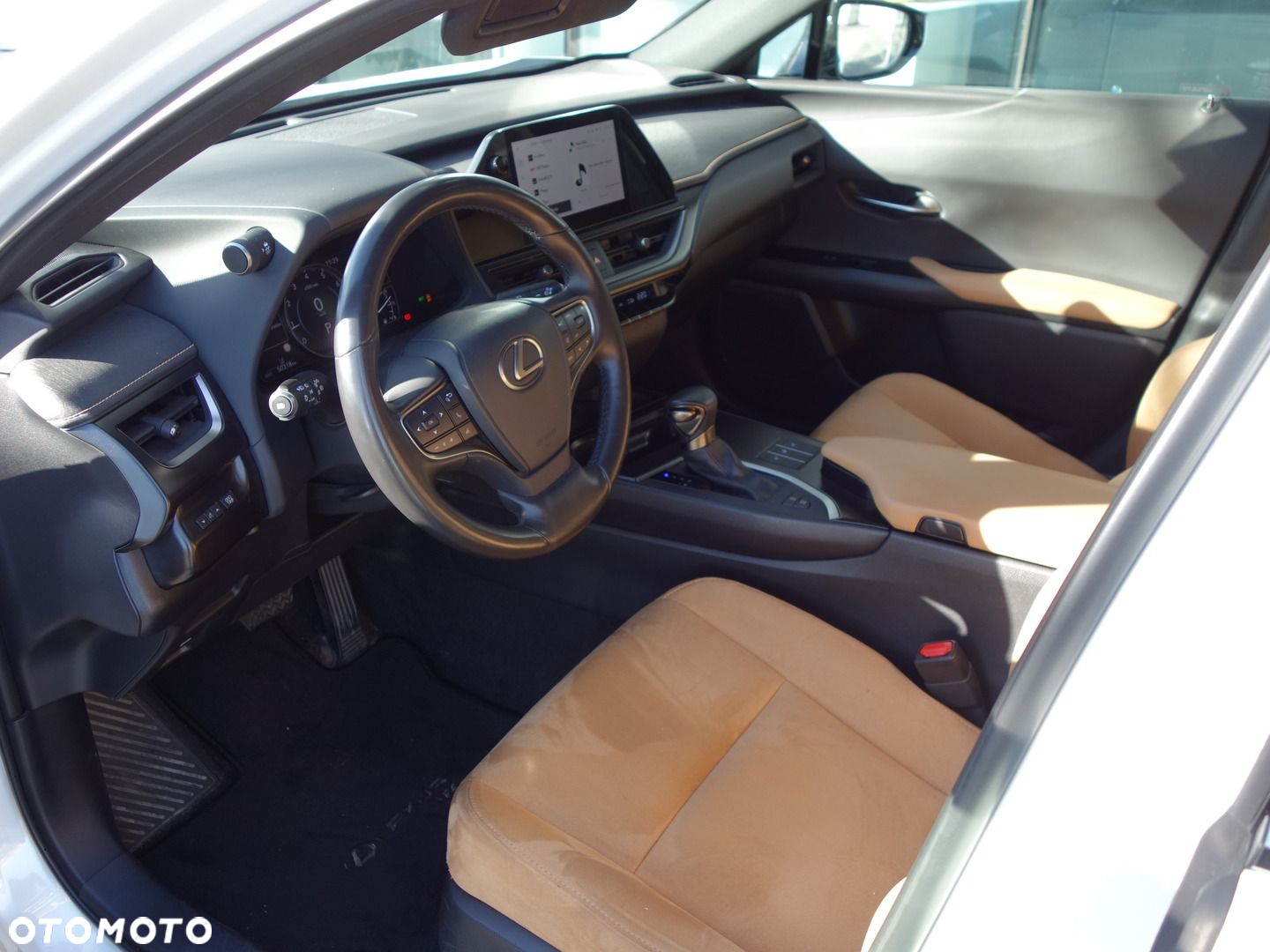 Lexus UX - 19