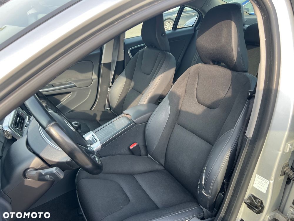 Volvo S60 DRIVe - 15