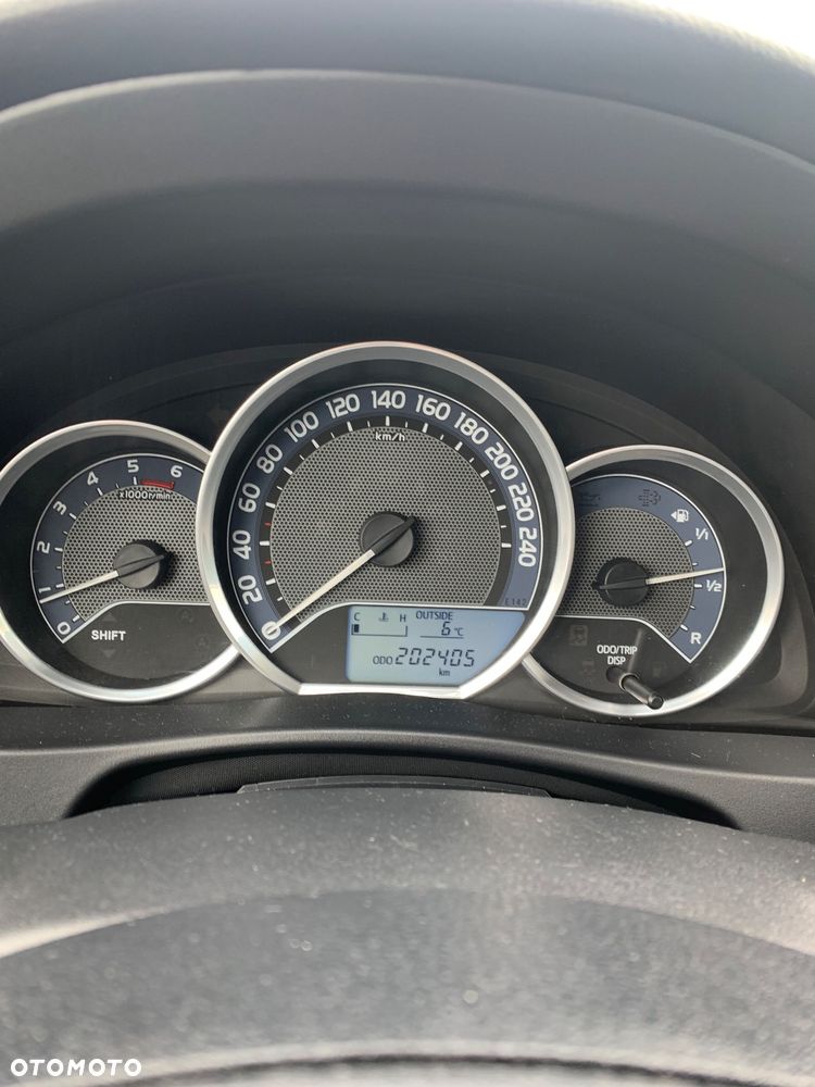 Toyota Auris 2.0 D-4D Edition - 10