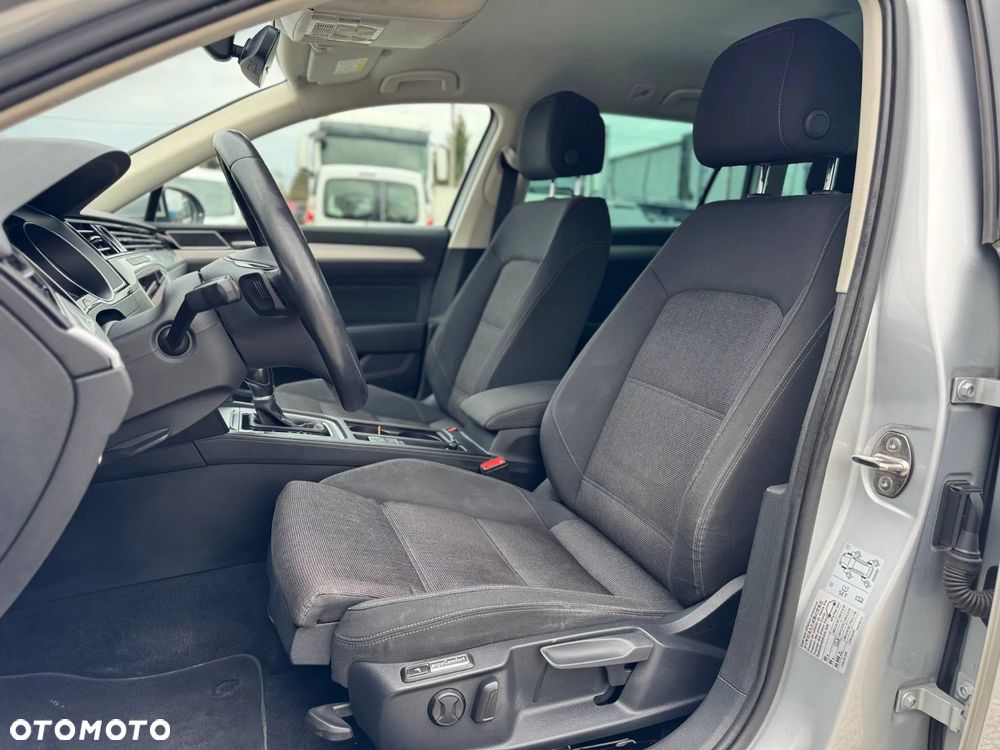 Volkswagen Passat 1.8 TSI (BlueMotion Technology) DSG Comfortline - 10