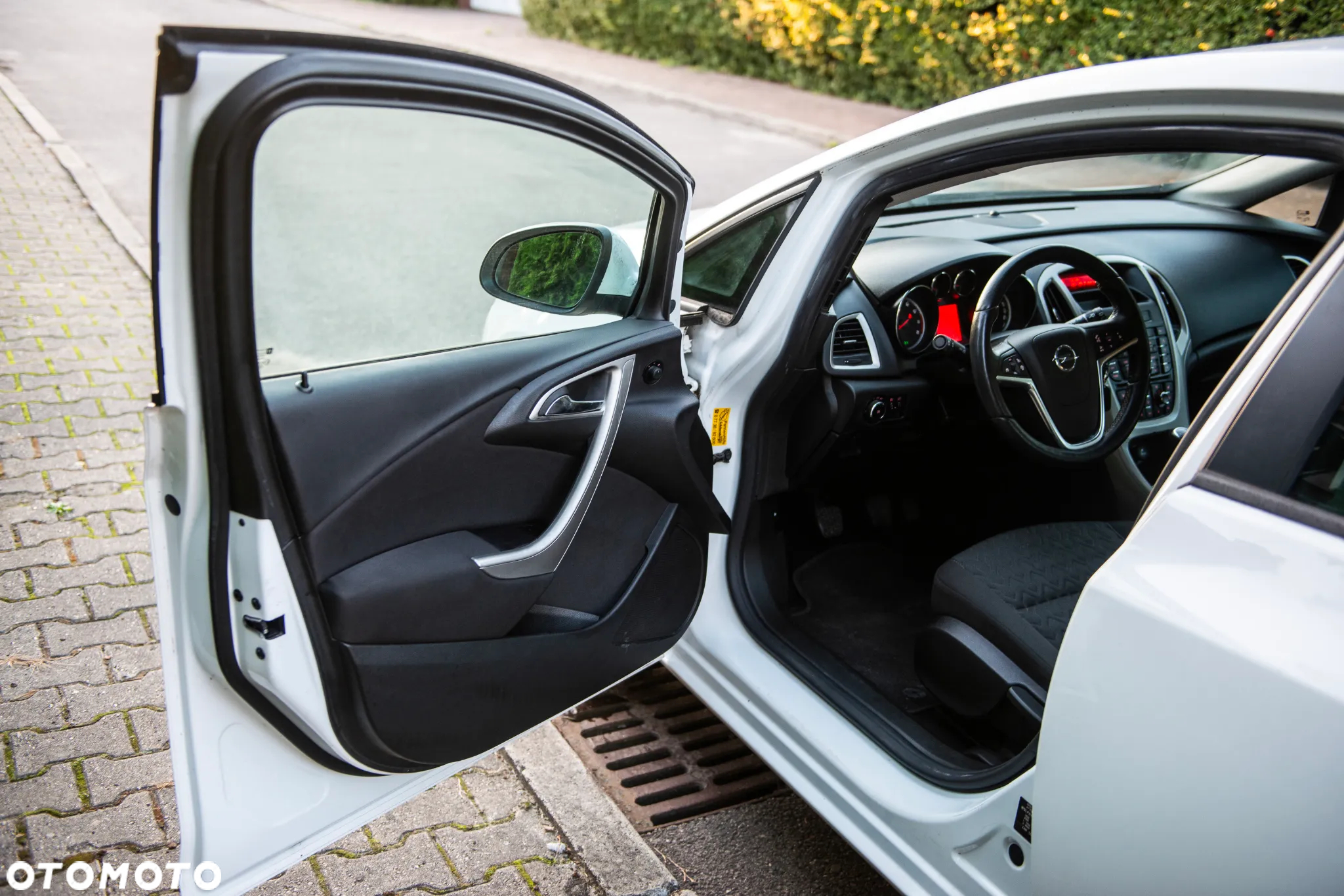 Opel Astra GTC 1.4 Turbo ecoFLEX Start/Stop - 17