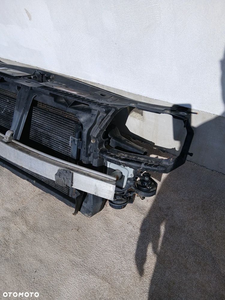 PAS PRZEDNI CZOŁÓWKA KOMPLETNA AUDI A3 8L - 3