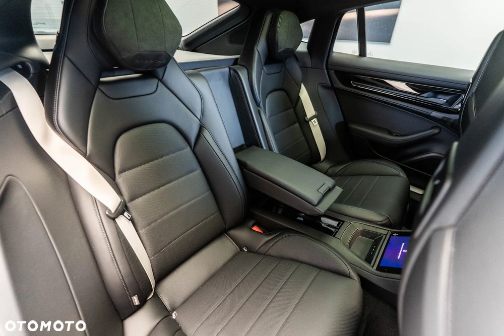 Porsche Panamera 4 E-Hybrid PHEV - 13