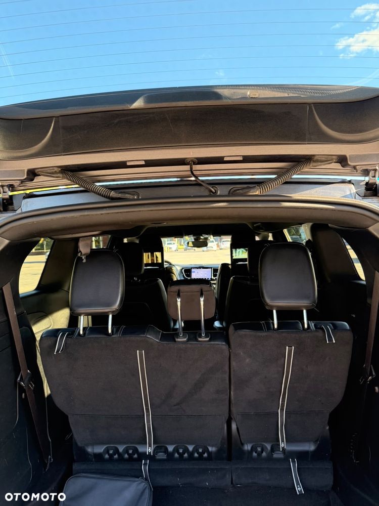 Chrysler Pacifica - 30