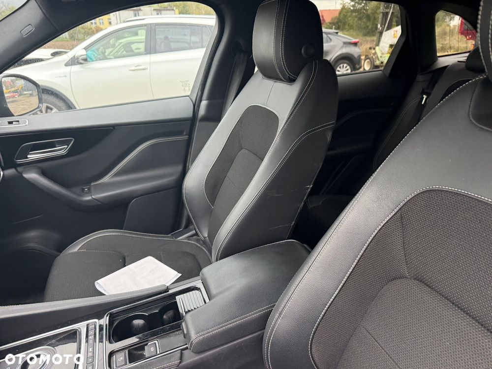 Jaguar F-Pace 2.0 i4D AWD R-Sport - 16