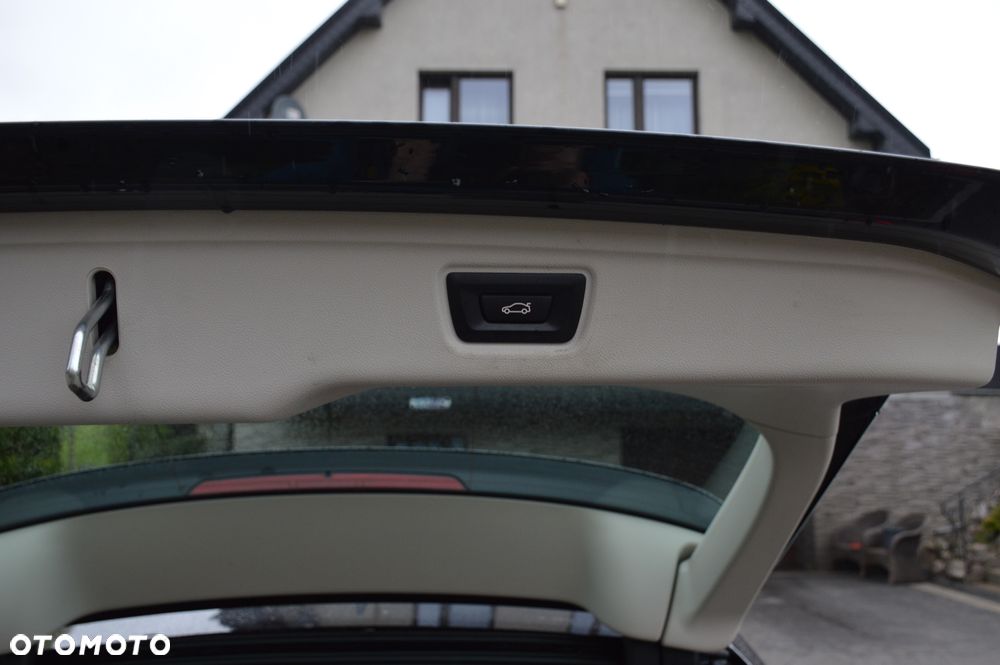 BMW Seria 3 320d Sport Line Shadow - 34