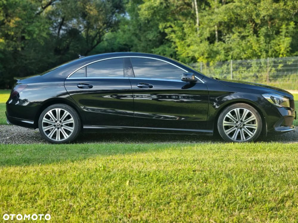 Mercedes-Benz CLA 250 7G-DCT Urban - 5