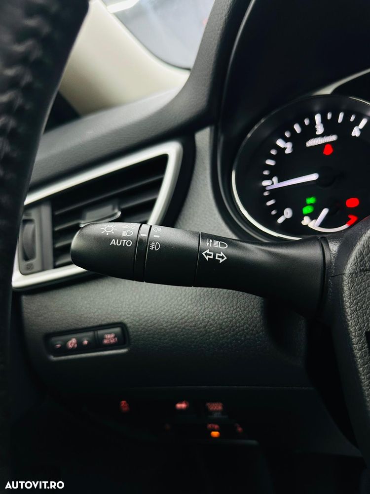 Nissan X-Trail 1.6 dCi N-Connecta - 30