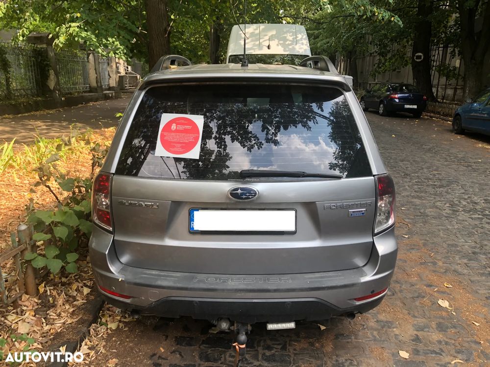 Dezmembrez Subaru Forester 2009 gri argintiu 2.0 diesel - 5