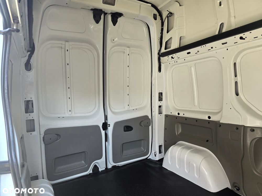 Opel Vivaro - 38