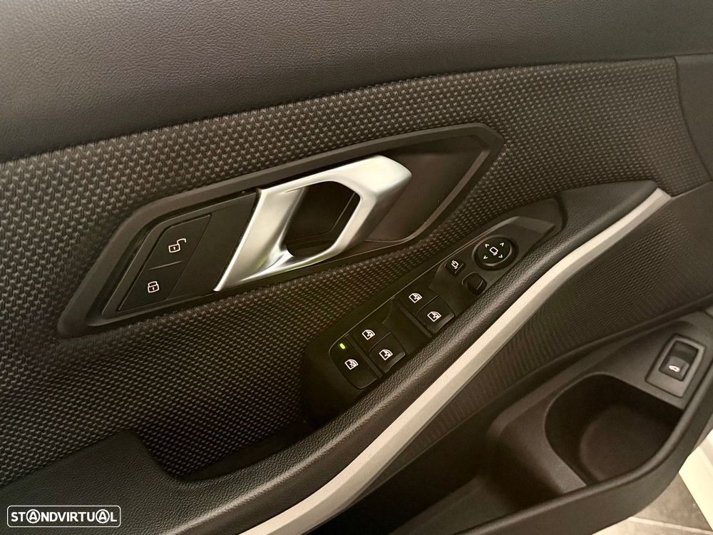 BMW 320 d Aut. Advantage - 25