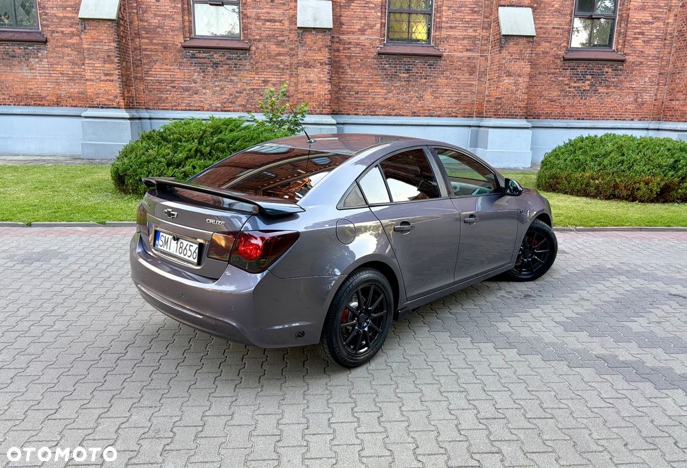 Chevrolet Cruze 1.8 LTZ - 24