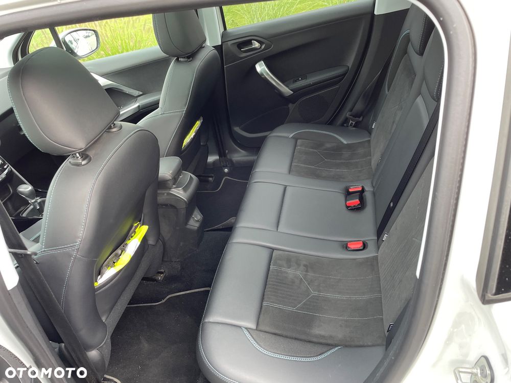 Peugeot 2008 1.2 Pure Tech GPF Crossway S&S EAT6 - 10