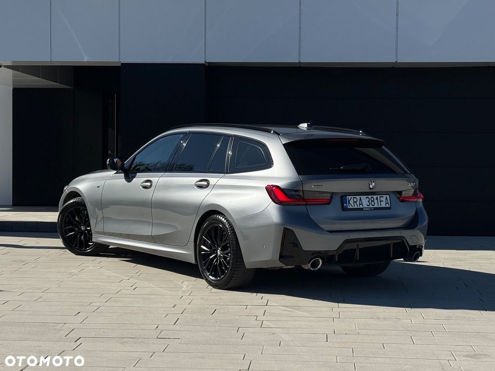 BMW Seria 3 330i xDrive M Sport - 12
