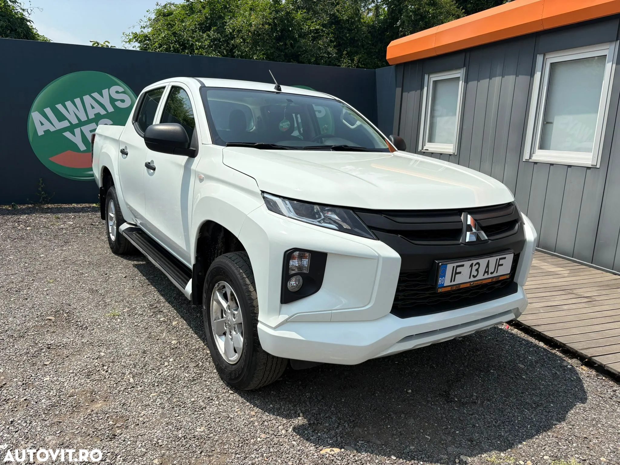Mitsubishi L200 Double Cab 2.2 DI-D M/T Instyle - 2