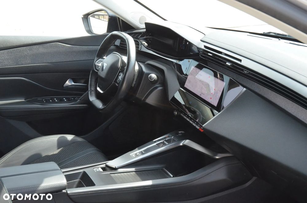 Peugeot 308 BlueHDi 130 EAT8 Allure - 23