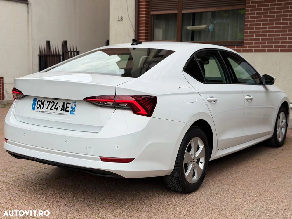 Skoda Octavia 2.0 TDI DSG Ambition - 4