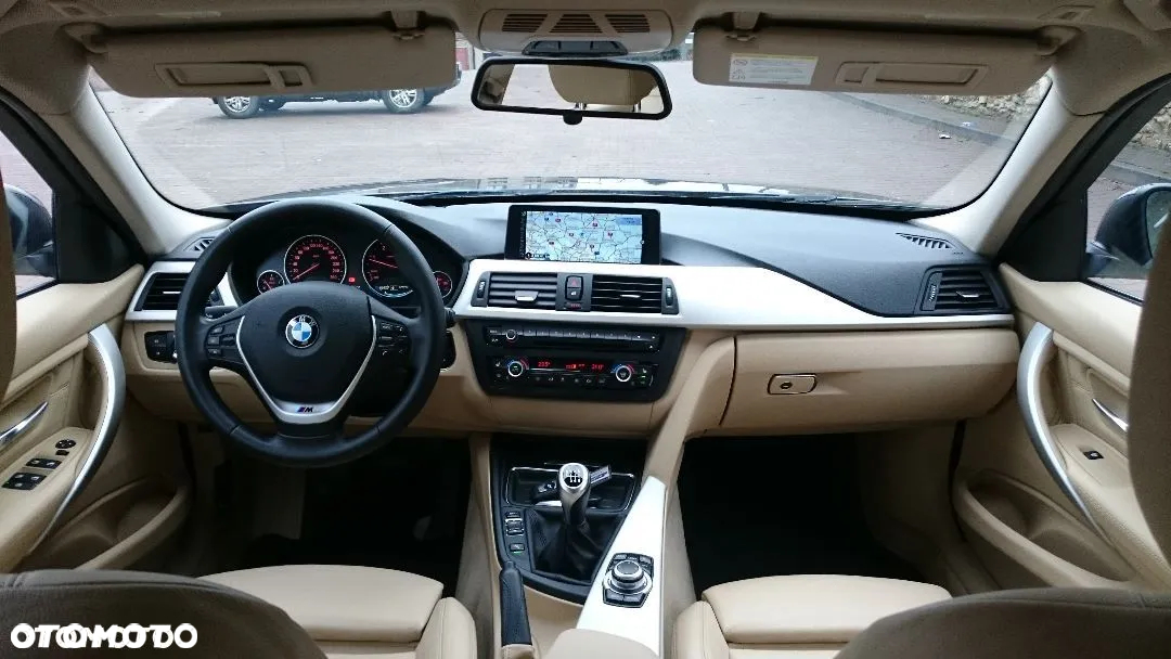 BMW Seria 3 320d DPF Touring Efficient Dynamics Edition - 16