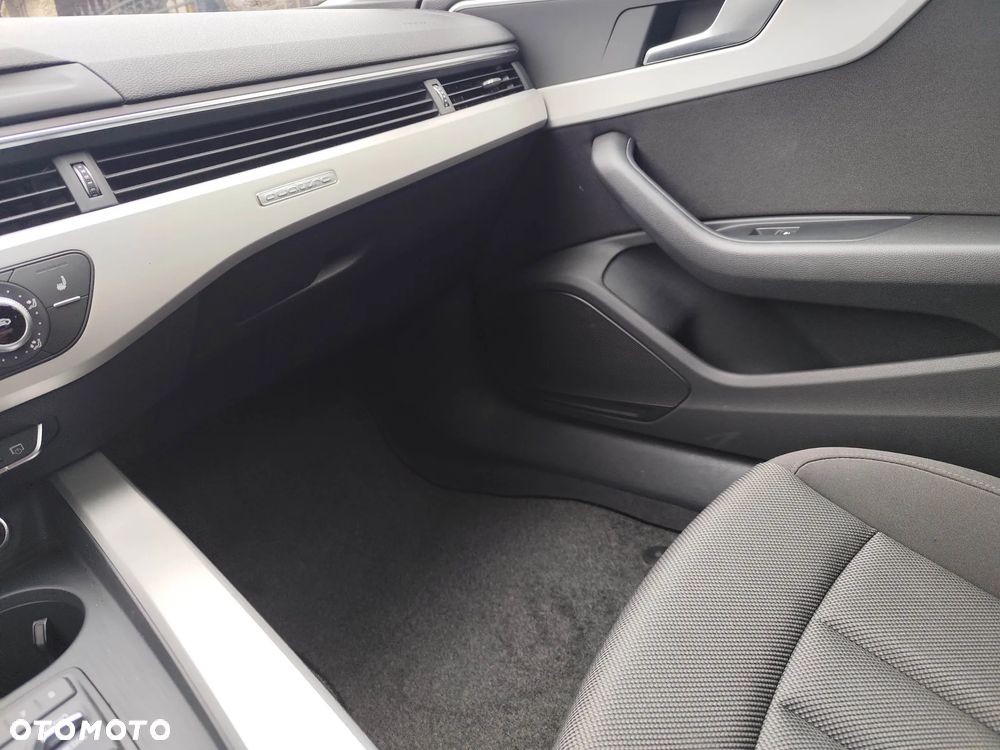 Audi A4 Avant 45 TFSI quattro S tronic - 10