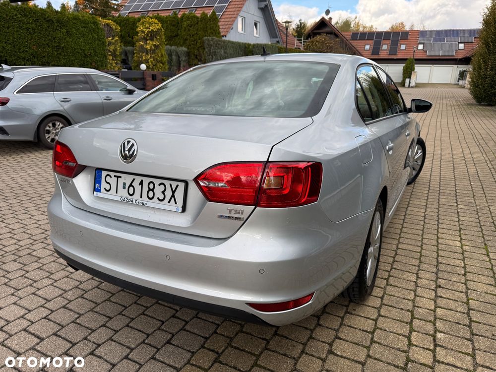 Volkswagen Jetta - 17