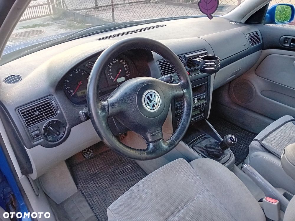 Volkswagen Golf 1.6 - 6