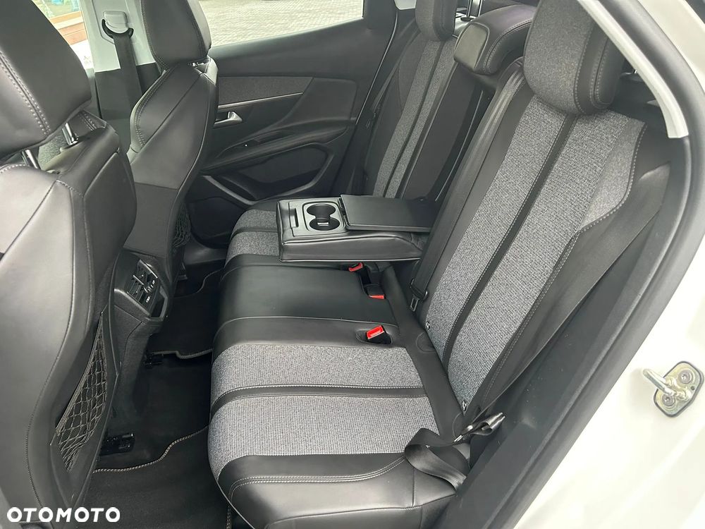 Peugeot 3008 - 13