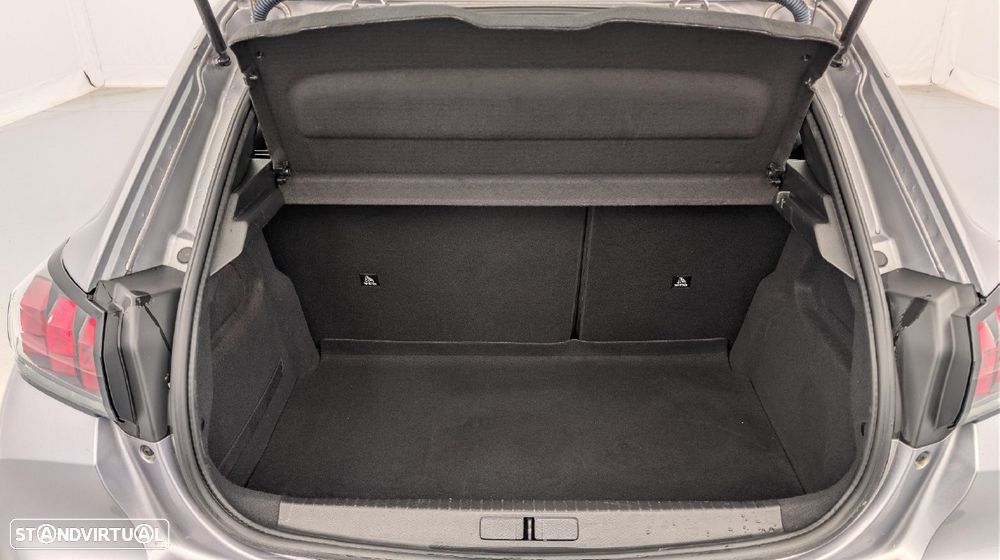 Peugeot e-208 Active - 12