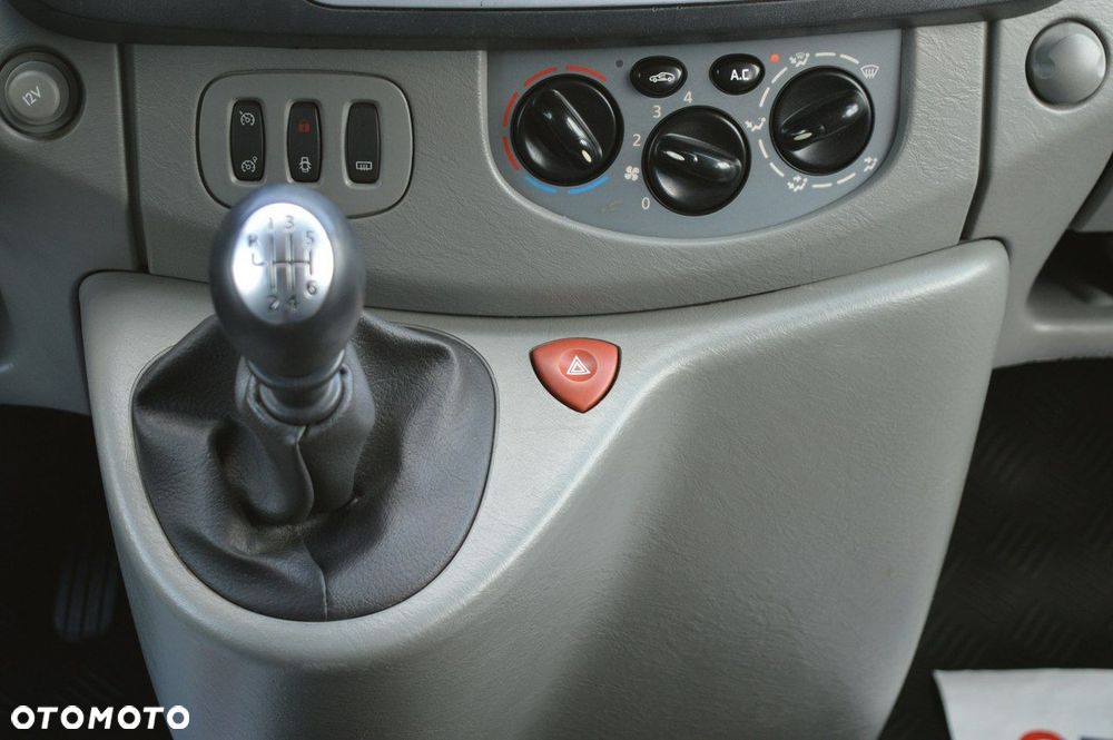 Opel Vivaro - 23