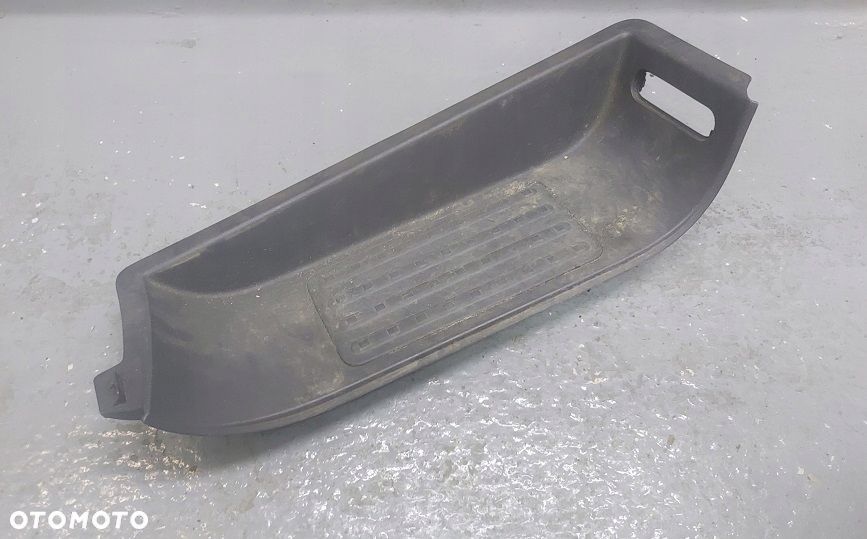 VW T5 MULTIVAN STOPIEŃ NAKŁADKA PROGU PRAWY PRZÓD - 1