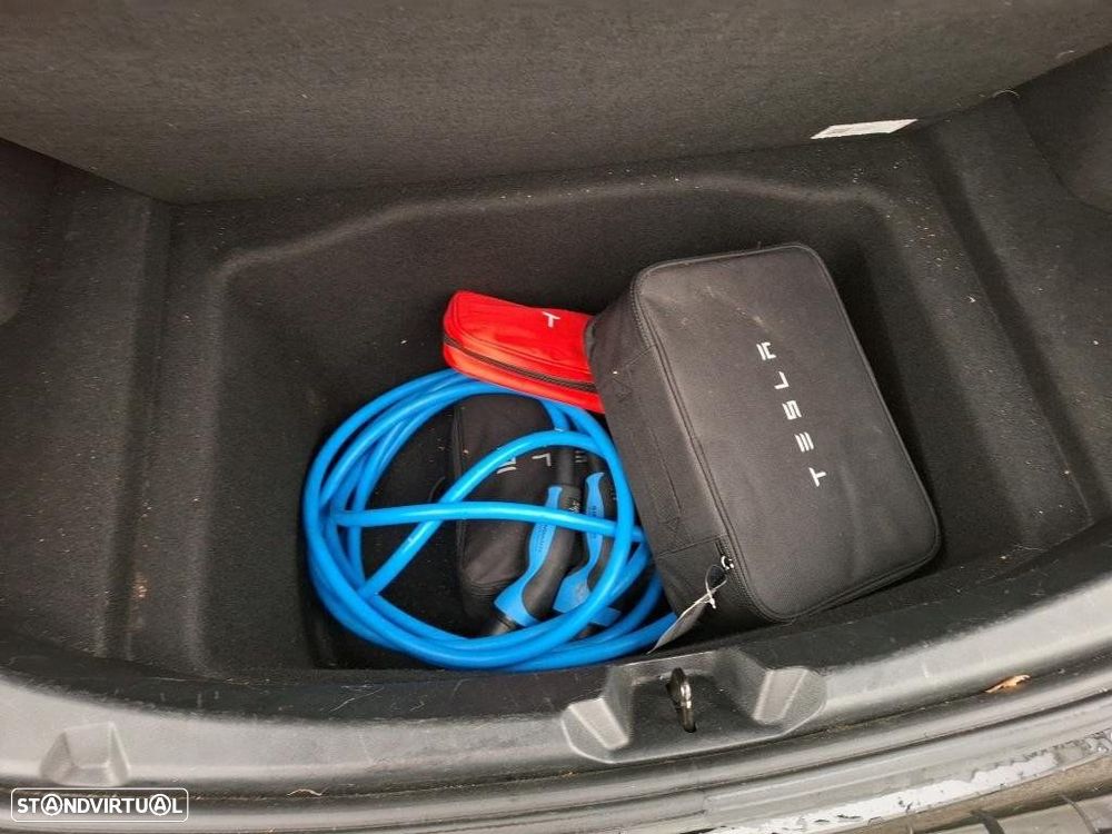 Tesla Model 3 Standard Range Plus RWD - 32