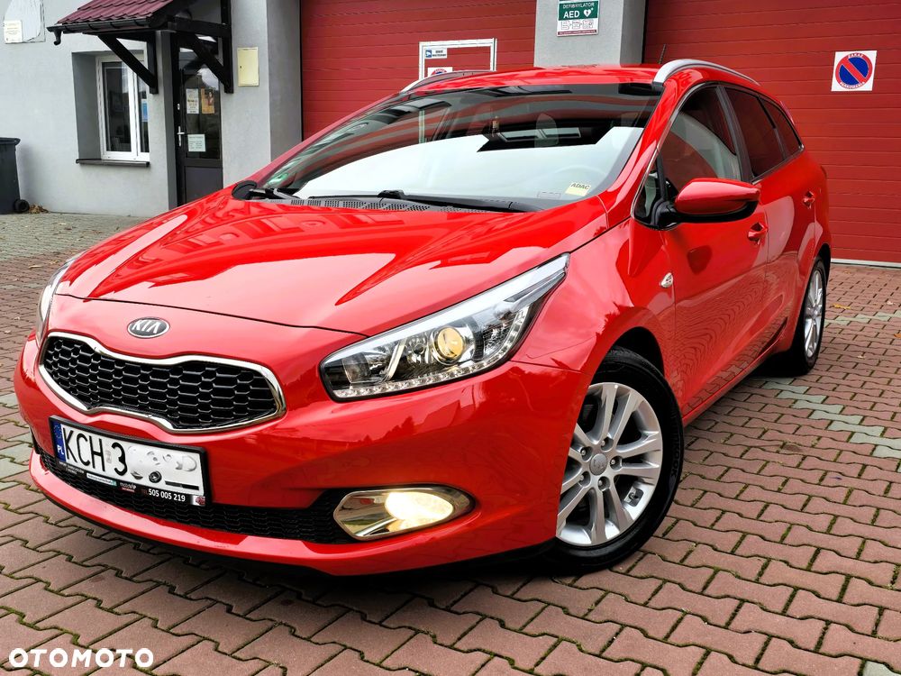 Kia Ceed 1.6 CRDi 128 Dream Team Edition - 1