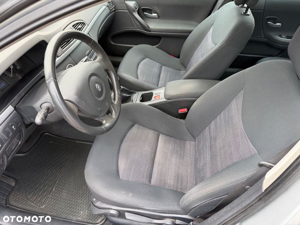 Renault Laguna 1.6 16V Avantage - 8